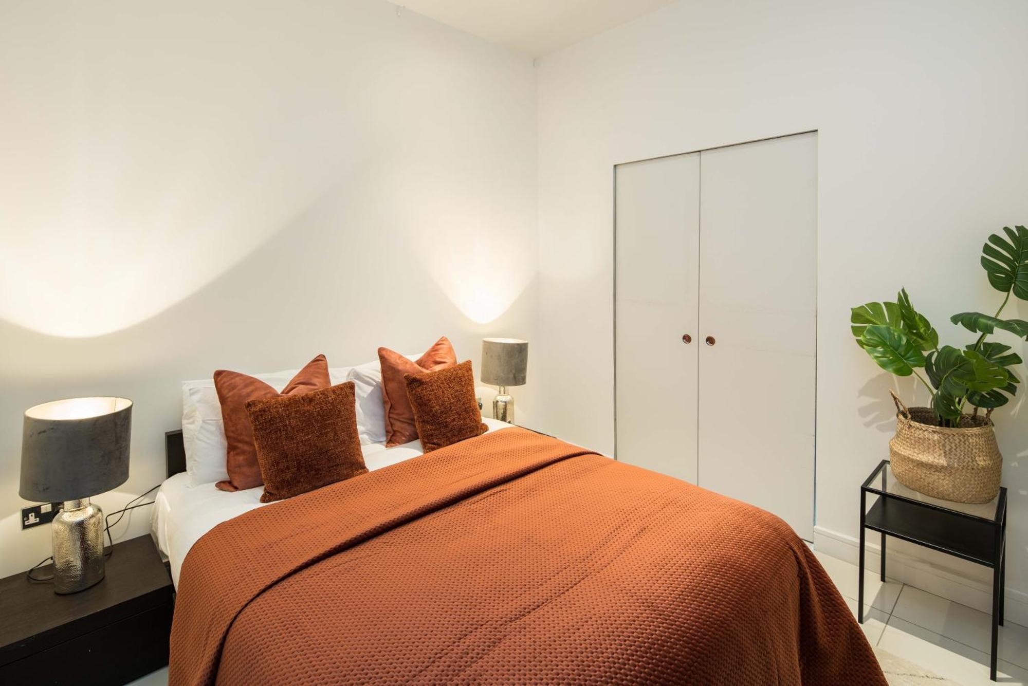 דירות לונדון Al Central-Soho-Chinatown-Coventgarden-Cozy-Onebed מראה חיצוני תמונה